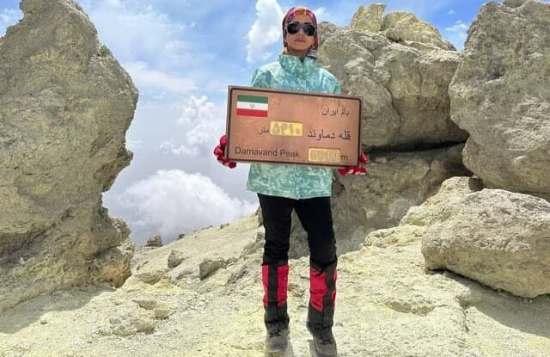 “شاهنامه خوانی” بانوی خوزستانی بر بام ایران