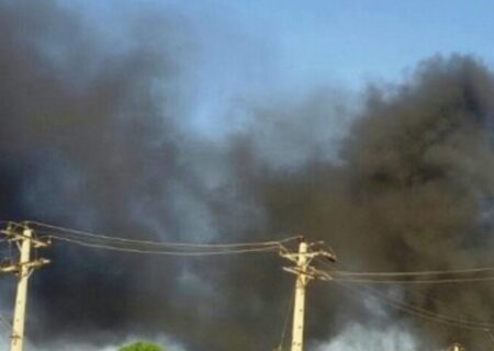 علت دود سیاه در آسمان آبادان