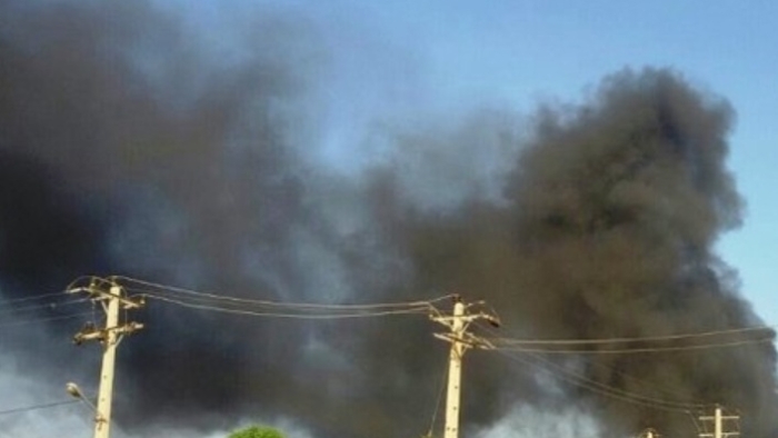 علت دود سیاه در آسمان آبادان