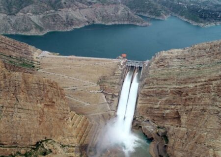 رهاسازی آب با دبی ۹۰ متر مکعب از سد مارون