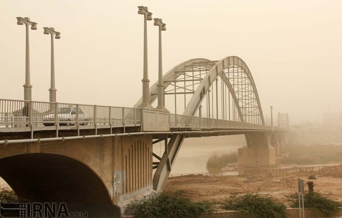 هوای ۱۱ شهر خوزستان در وضعیت خطرناک قرار گرفت