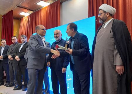 برگزیدگان جشنواره امتنان خوزستان تجلیل شدند