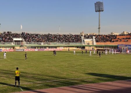 لیگ برتر/ پذیرایی چادرملو اردکان از استقلال خوزستان با تقدیم سه گل