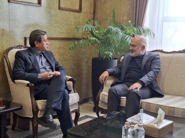 بررسی مصوبات سفر رئیسجمهوری به خوزستان در دیدار استاندار با وزیر اقتصاد