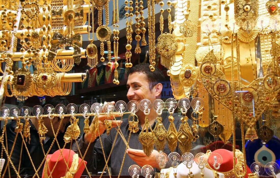 خریداران طلا در درازمدت ضرر نمیکنند/ طلا بخریم یا منتظر کاهش قیمتها باشیم؟