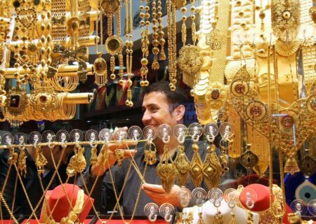 خریداران طلا در درازمدت ضرر نمی‌کنند/ طلا بخریم یا منتظر کاهش قیمت‌ها باشیم؟