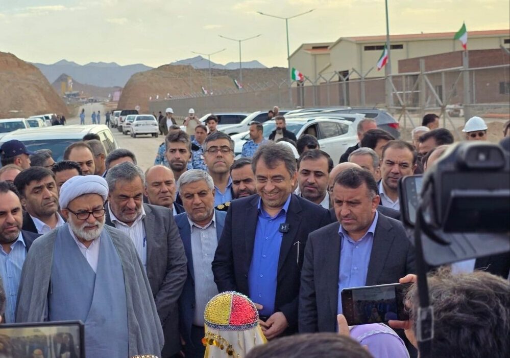 مرحله نخست طرح جمعآوری گازهای مشعل در میدان نفتی رگ سفید یک راهاندازی شد