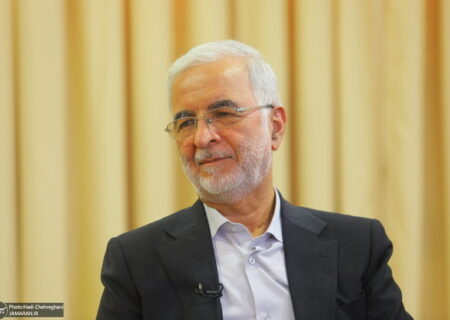 وزیر کشور: اتباع بیگانه فرصت‌های شغلی را از ما گرفته‌اند/ با کارفرمایانی که اتباع غیرمجاز جذب کرده‌اند برخورد می‌شود