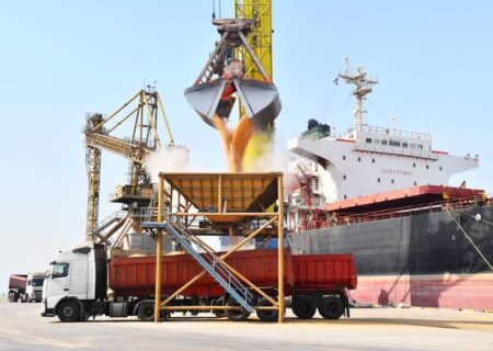 تخلیه و بارگیری در بندر امام خمینی (ره) از ۴۴ میلیون تُن عبور کرد