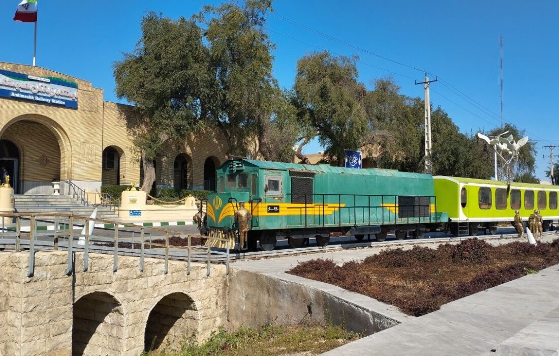 نمایش تاریخ ۸۰ ساله راه آهن زاگرس در موزه ریلی اندیمشک