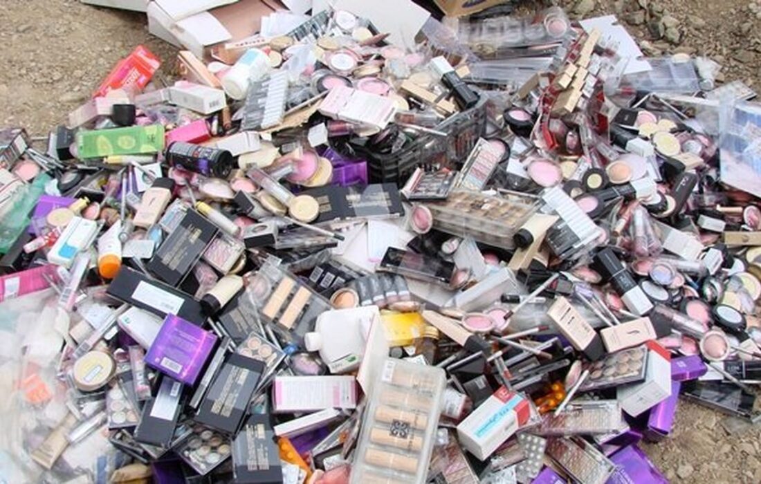 کور شدن زنان ایرانی به خاطر استفاده از مدادهای چشم تقلبی / سونامی سرطان پوست و مو با لوازم آرایشی قاچاق در راه ایران است