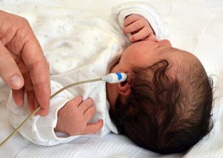 آغاز غربالگری شنوایی نوزادان در خوزستان/ ارزیابی شنوایی بیش از ۱۰ هزار کودک پیش‌دبستانی