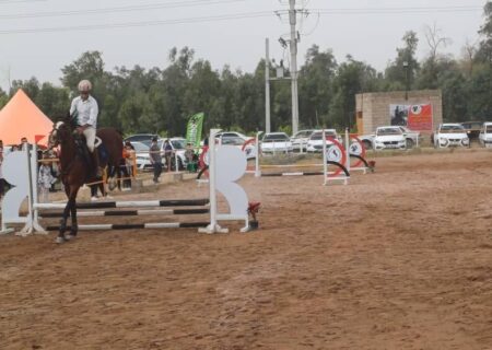 مسابقات پرش با اسب خوزستان به میزبانی دزفول برگزار شد