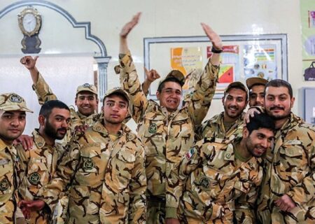 حقوق سربازان افزایش یافت / حقوق سربازان در فروردین ۱۴۰۴ چقدر است؟