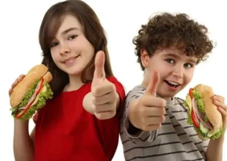 تغذیه سالم، کودک سالم: راهنمای والدین برای انتخاب‌های هوشمندانه!