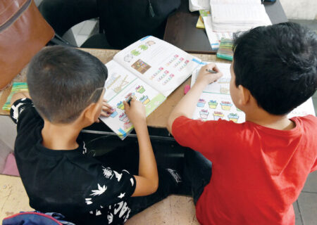 کارت قرمز برای۶۲۳هزار دانش‌آموز | خطر بیخ گوش دانش آموزان کم سواد