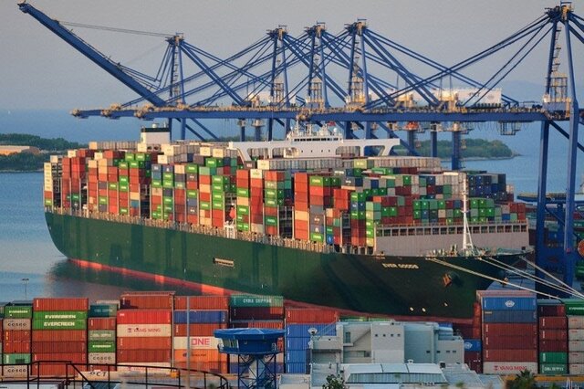 ارسال محمولههای صادراتی به گمرک رجایی از سر گرفته شد