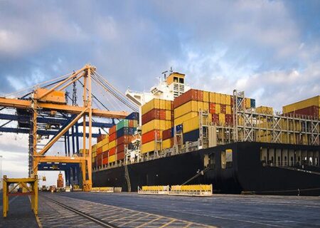 گمرک اعلام کرد: خودداری از ارسال محموله‌های صادراتی و ترانزیتی به بندر شهید رجایی تا اطلاع ثانوی