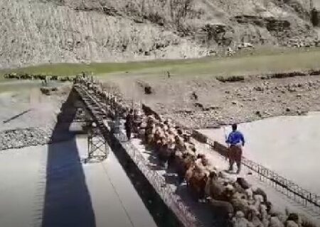 بازگشایی موقت پل کول احمدفداله دزفول برای عبور عشایر