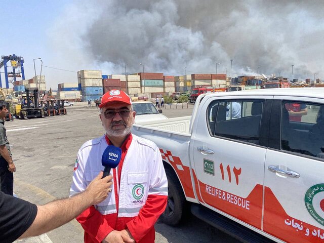 ادامه عملیات لکهگیری در بندرعباس/ وزش باد کار اطفای حریق را دشوار کرد