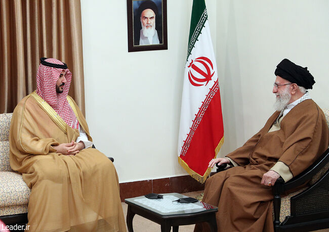 تقدیم پیام پادشاه عربستان به رهبر انقلاب