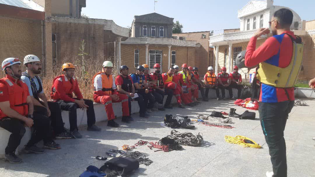 برگزاری دوره کشوری تربیتمربی جستجو و نجات در سیلاب و آبهای خروشان