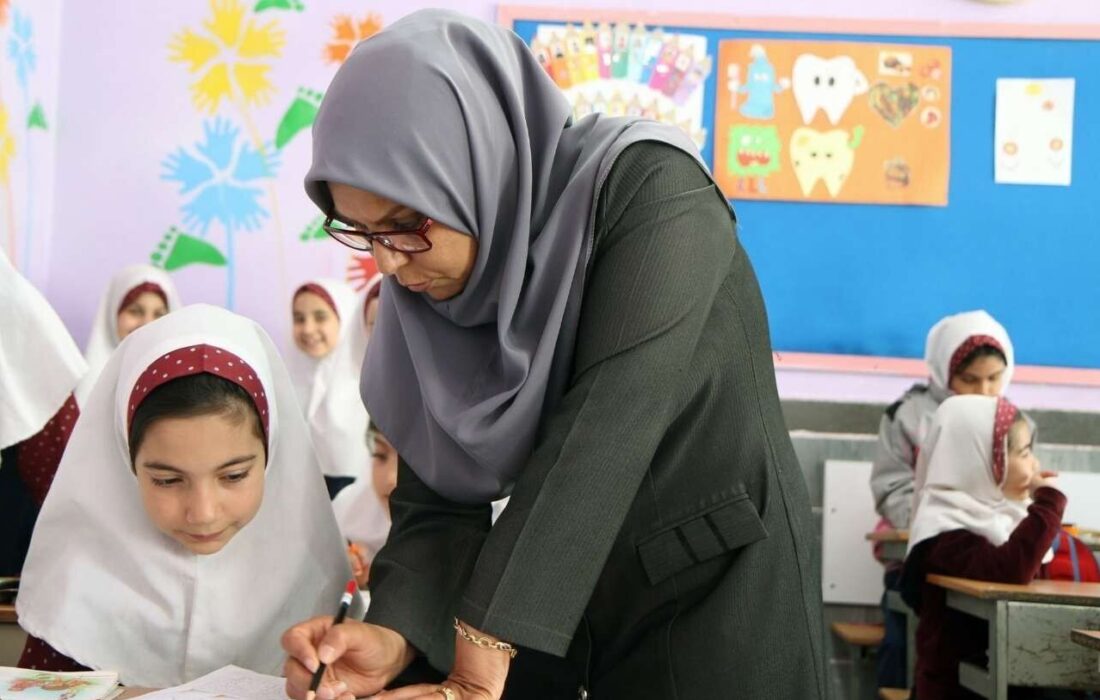 برتری ۱۳ آموزگار در جشنواره معلم نمونه خوزستان