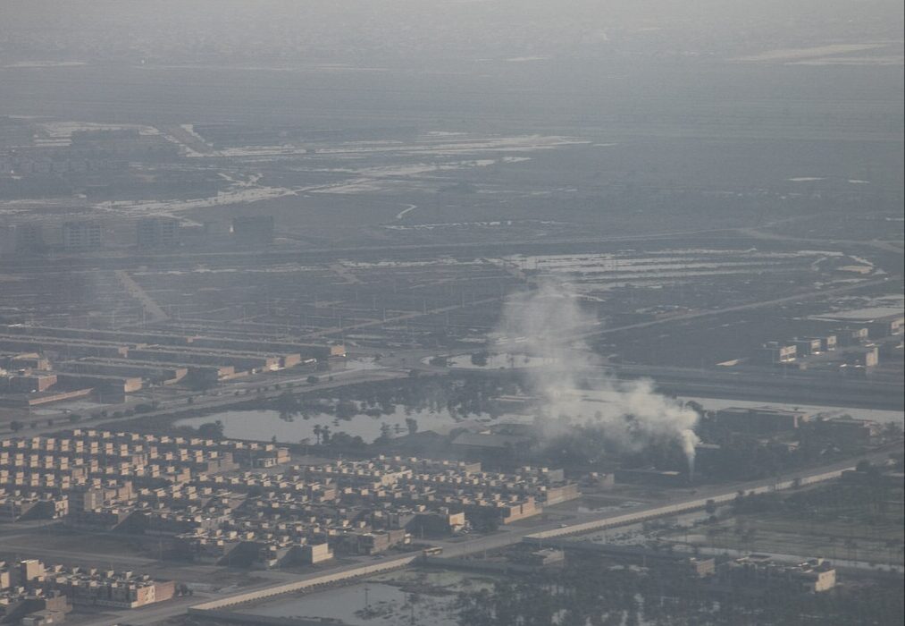 هوای اهواز و هویزه در وضعیت قرمز/هوای چهار شهر ناسالم برای گروه‌های حساس