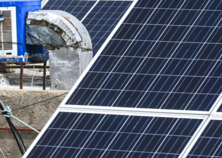 بخشی از ادارات تا تابستان امسال به مولدهای خورشیدی مجهز می‌شوند