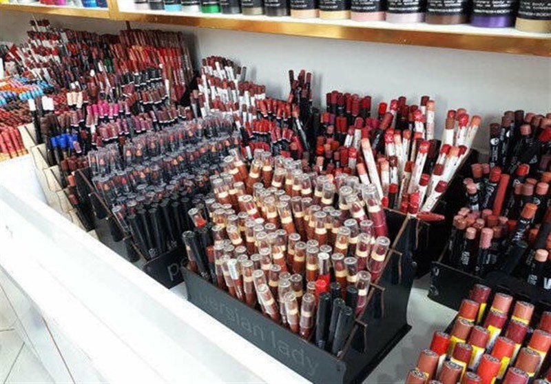 انهدام باند تولید محصولات جعلی آرایشی برند هرموس در تهران