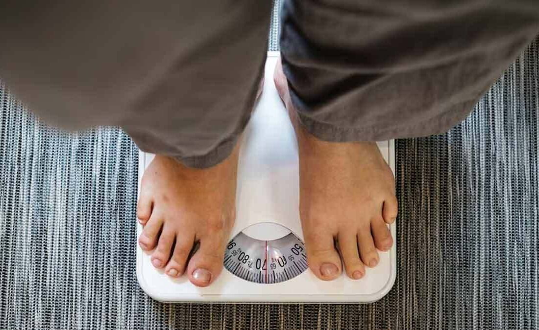 بهترین زمان برای وزن‌کشی؛ چه موقعی عدد ترازو دقیق‌تر است؟