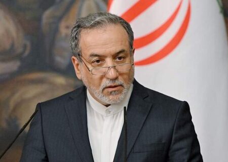 عراقچی: امروز در تهران مشورت داشتیم/ غنی‌سازی قابل معامله نیست