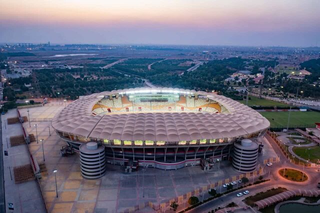 باشگاه فولاد به عنوان اولین تیم لیگ برتری موفق به دریافت مجوز حرفهای شد