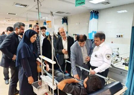 مسمومیت ۵۰ نفر در یک تالار خوی