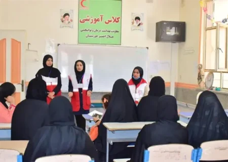 ارائه خدمات سلامت محور هلال‌احمر به بیش از ۳۲۰ نفر در روستای فردوس هویزه