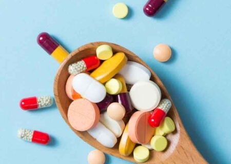 کیفیت داروی ایرانی قابل رقابت با انواع بین‌المللی / بودجه ۸۰ همتی برای پرداخت بدهی «دارو و تجهیزات»