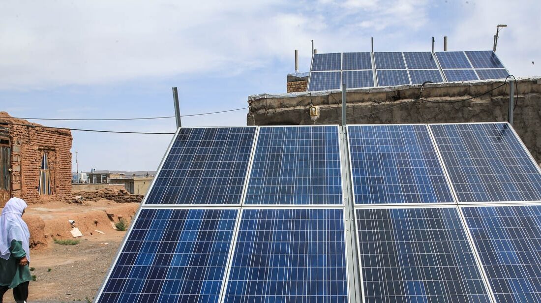 مردم، فریب سودجویان در توسعه انرژی های تجدیدپذیر را نخورید