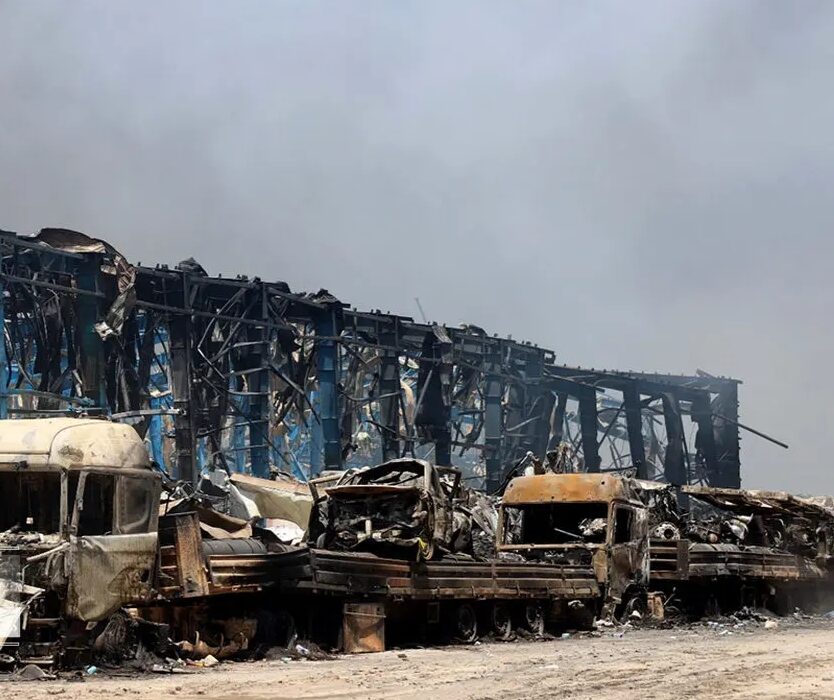 توقف کامیونها در بندر رجایی به 20 روز هم میرسد/ رانندگان از محتوای بار کانتینرها اطلاع ندارند/ همه اقدامات در ایران با توکل به خدا انجام میشود