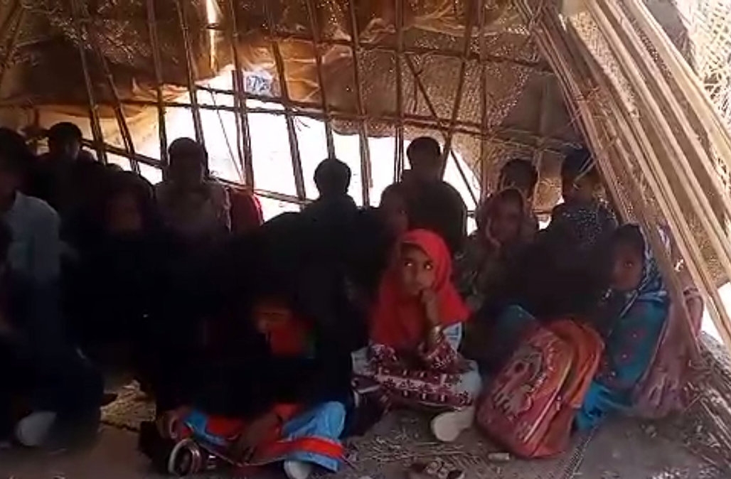 اینجا نه آب هست؛ نه برق و گاز / 10 روستای شهرستان مهرستان مدرسه کپری دارند / آموزش و پرورش: سیستان و بلوچستان مدرسه کپری ندارد!