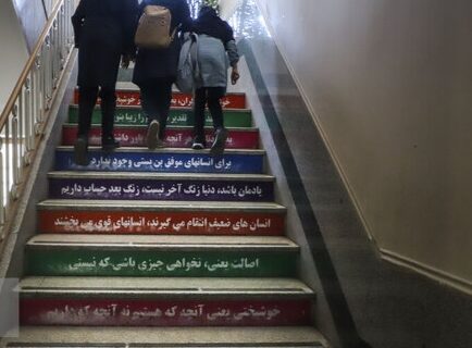 قطع برق کلاس را برای دانش‌آموزان خوزستان غیرقابل تحمل می‌کند