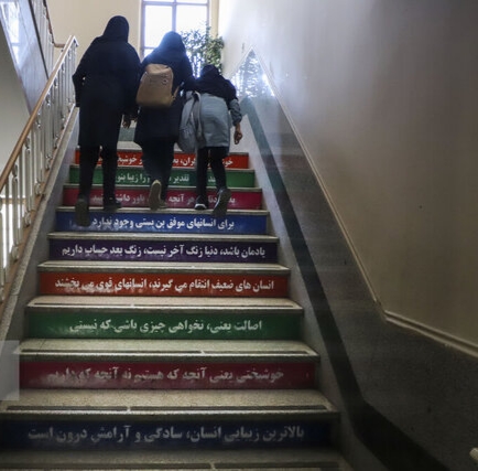 قطع برق کلاس را برای دانش‌آموزان خوزستان غیرقابل تحمل می‌کند