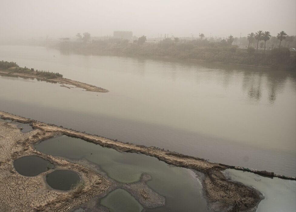 گرد و خاک در راه خوزستان