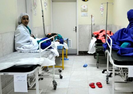 کرونا و بیماری های تنفسی اوج گرفته ولی بیمارستان ها تختی برای بستری بیماران ندارند / به ازای هر 10 هزار نفر فقط 17.20 تخت بیمارستانی وجود دارد !