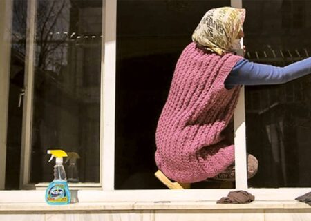 خدمتکاران منازل نه بیمه دارند و نه مرخصی، حتی نام‌شان در هیچ سامانه‌ای ثبت نشده ! / آنها در معرض مواد شوینده شیمیایی آسیب جدی می بینند