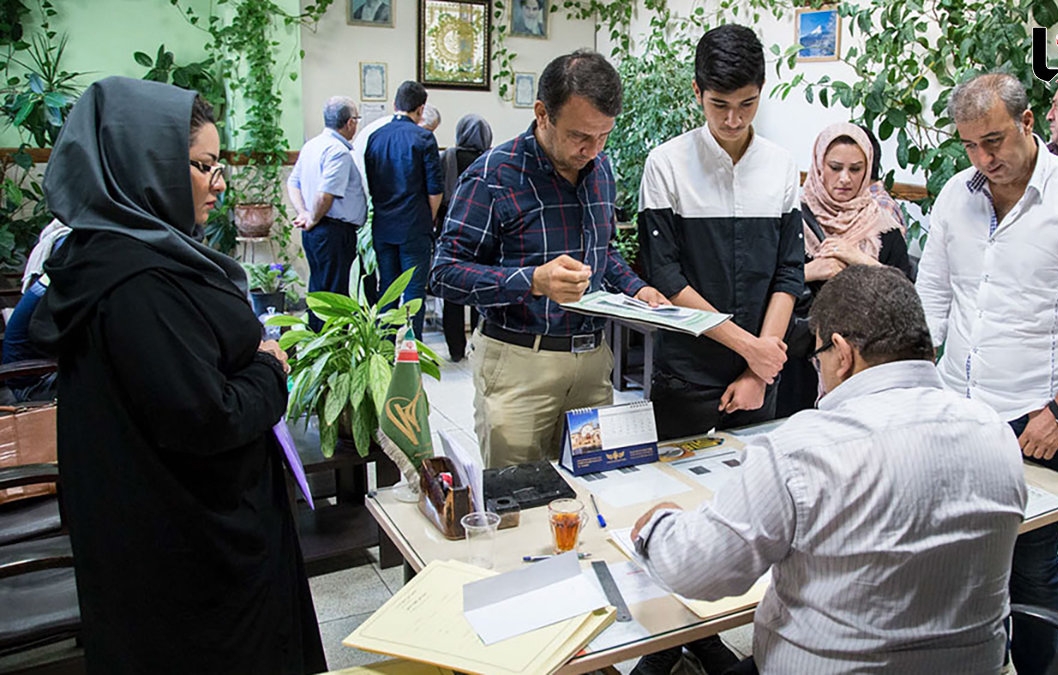 گروگان گیری کارنامه دانش آموزان در مدارس / مدارس دولتی با عنوان «کمک به مدرسه» دست در جیب مردم دارند / مردم: ثبت نام رایگان نیست