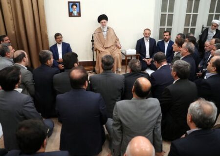 امروز برای خدمت به مردم، فضای عمومی کشور مناسب و فرصت‌ها بسیار است