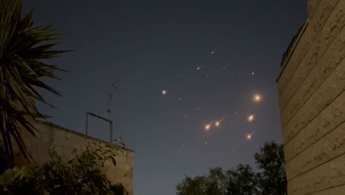 اجرای موج دوم حمله پهپادی-موشکی ایران به سرزمین های اشغالی/تل آویو و اشدود در آتش و هراس