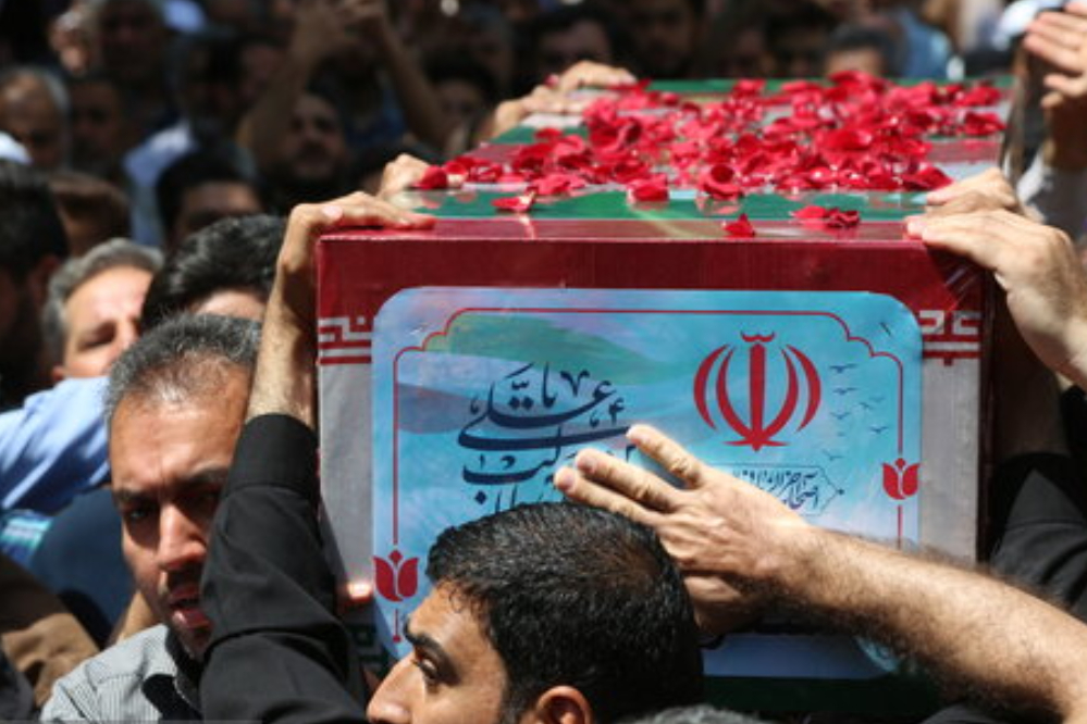 شهادت سروان مصطفی خزائی در پی تجاوز رژیم صهیونیستی به اهواز/ وداع با دو شهید شهر دزفول