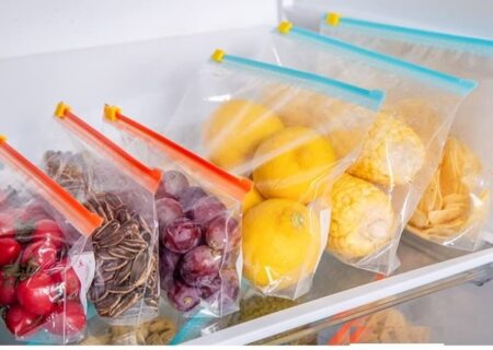 کدام کیسه، ایمنی بیشتری برای نگهداری غذا دارد؟/ کیسه فریزر، کیسه زیپ‌دار یا کیسه‌های سیلیکونی؟