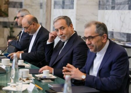 معلق شدن و تعویق مذاکرات یعنی شکست مذاکره/مسئولان به این چیزها عادت کرده‌اند اما تبعات منفی‌اش نصیب اقتصاد کشور می‌شود